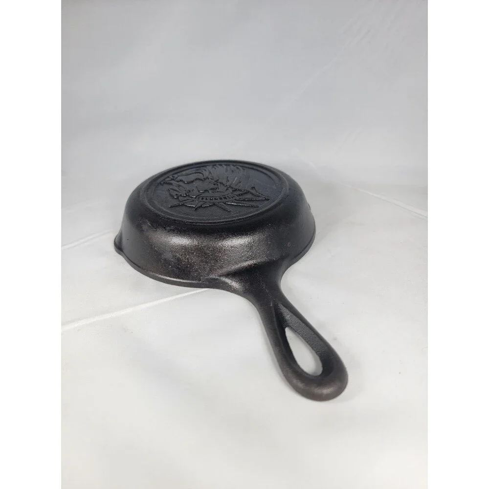 Lodge Statue of Liberty Cast Iron Frying Pan Skillet Rare 6